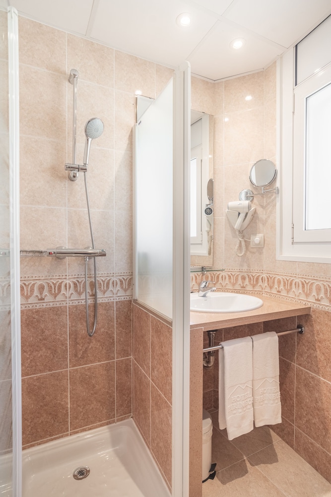 Hotel Pirineos Figueres by Pierre & Vacances 13