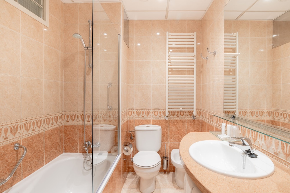 Hotel Pirineos Figueres by Pierre & Vacances 14