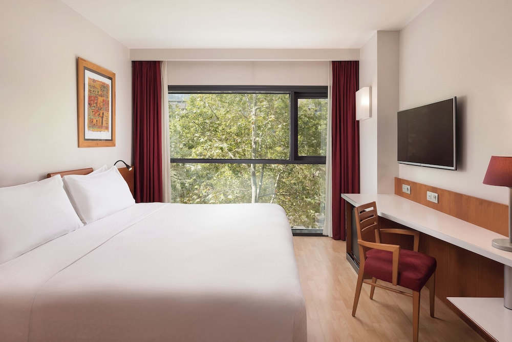 Four Points by Sheraton Barcelona Diagonal 12