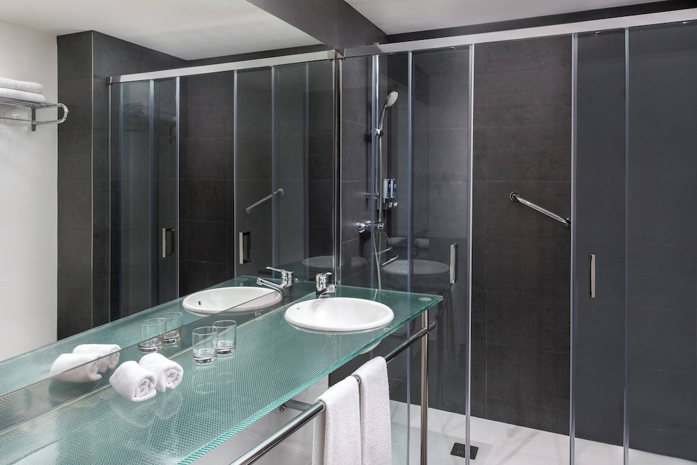 Four Points by Sheraton Barcelona Diagonal 23