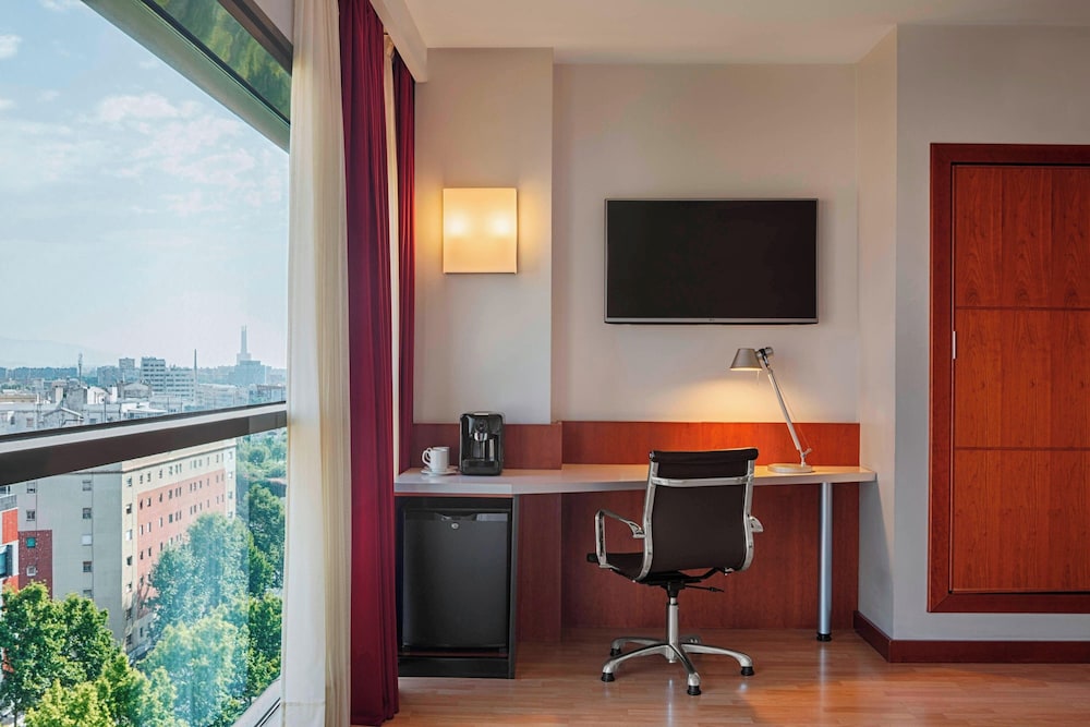 Four Points by Sheraton Barcelona Diagonal 11