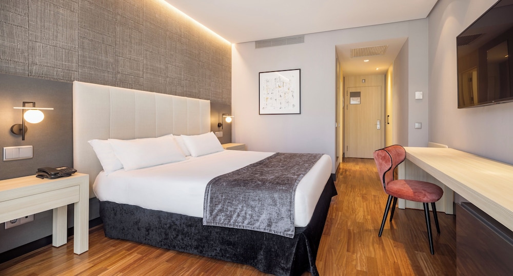 Hotel ILUNION Alcalá Norte 12