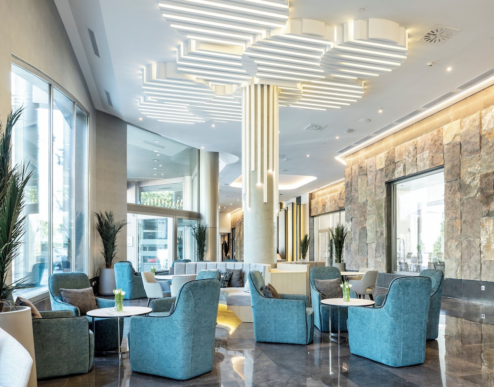 Hotel ILUNION Alcalá Norte 9