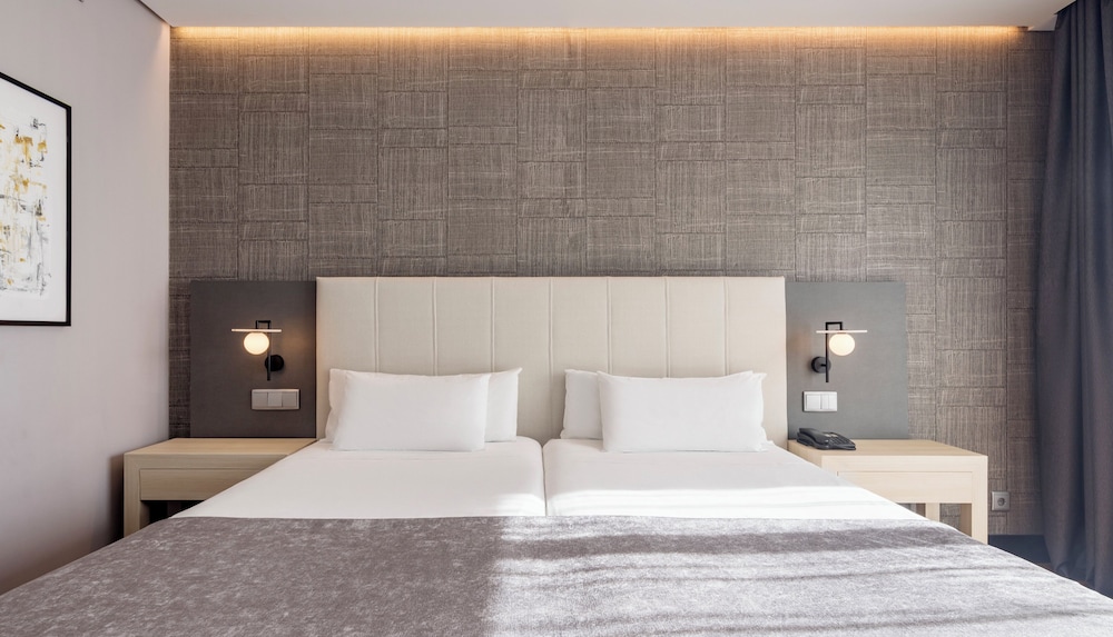 Hotel ILUNION Alcalá Norte 20