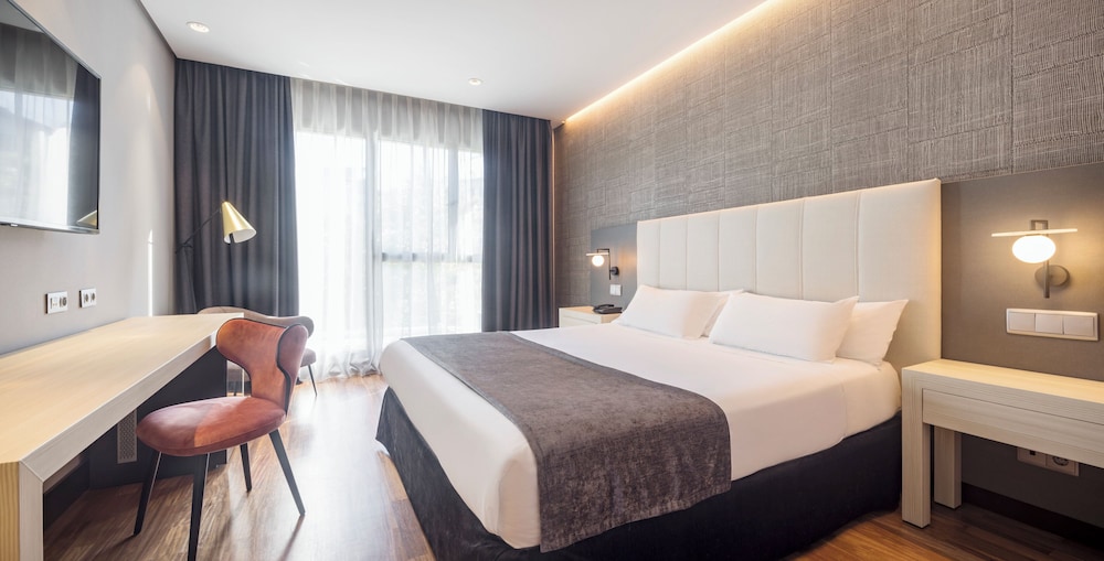 Hotel ILUNION Alcalá Norte 16
