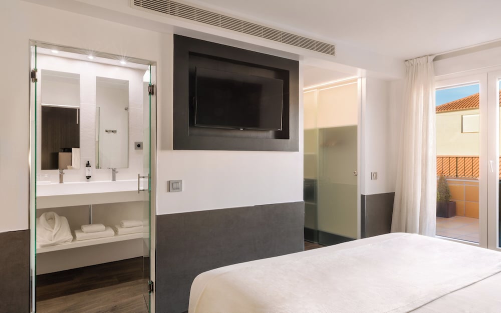 Hotel Francisco I 1