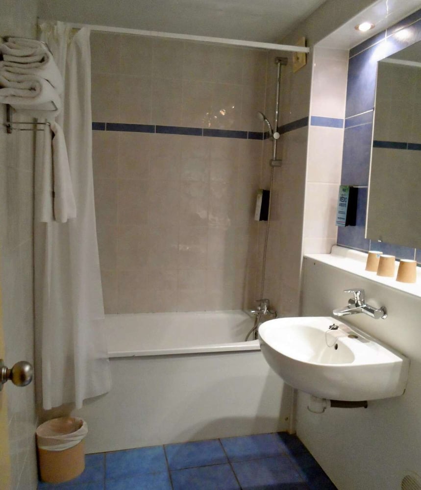 Travelodge Barcelona del Vallès 23