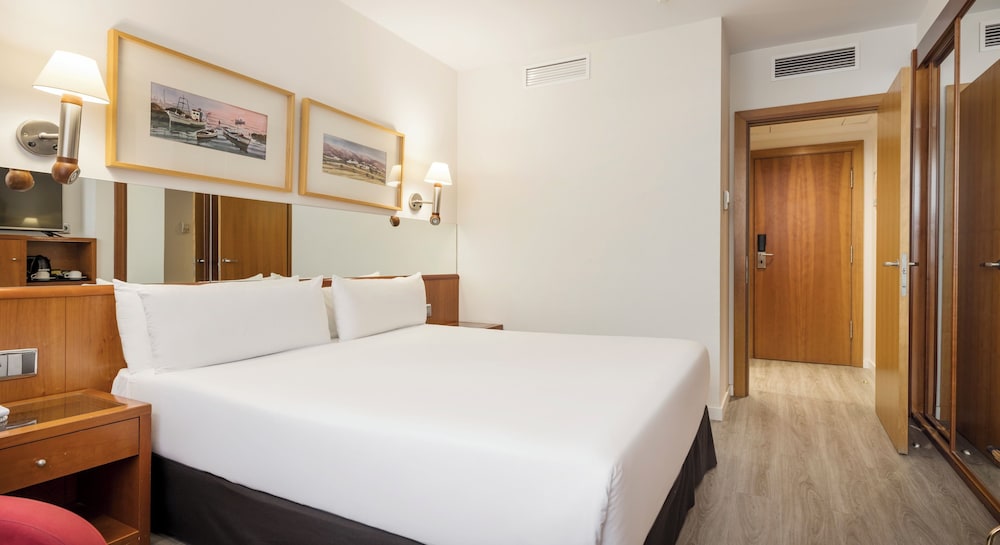 Hotel ILUNION Les Corts 24