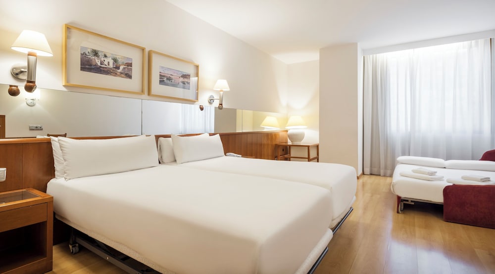 Hotel ILUNION Les Corts 17