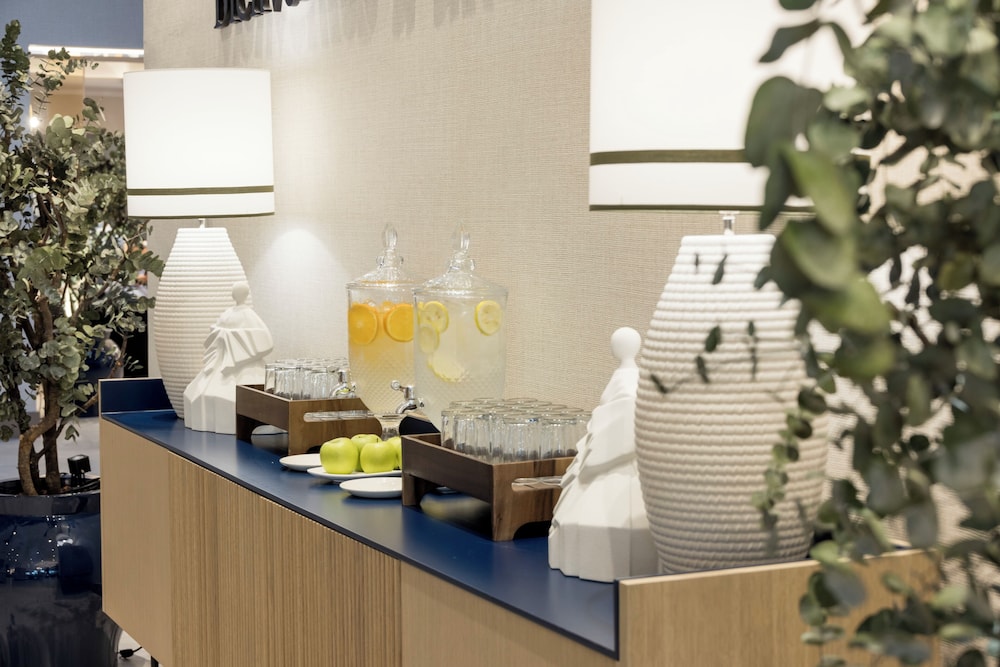 Hotel ILUNION Les Corts 8