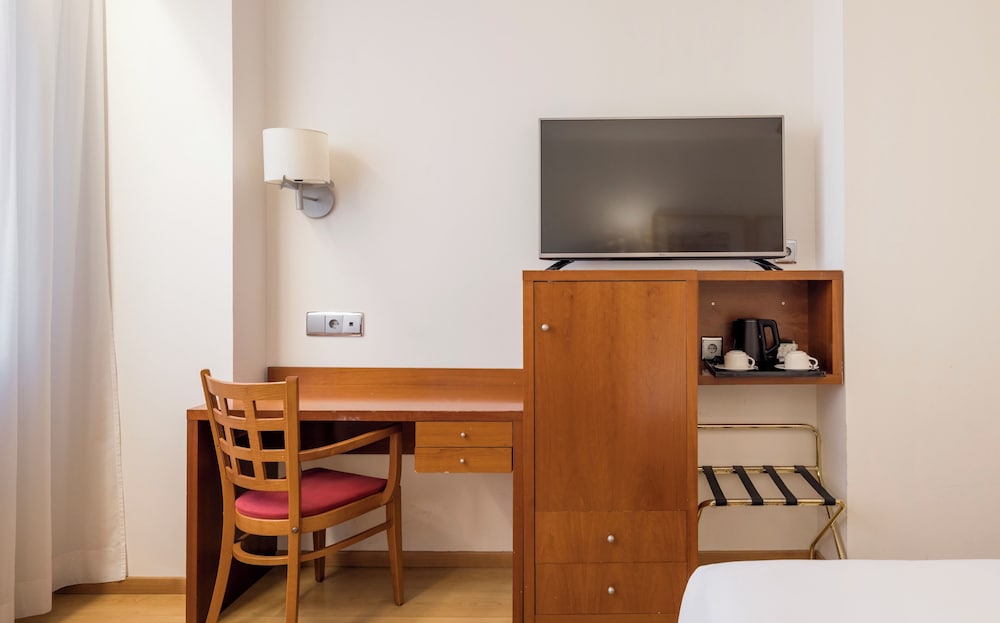 Hotel ILUNION Les Corts 12