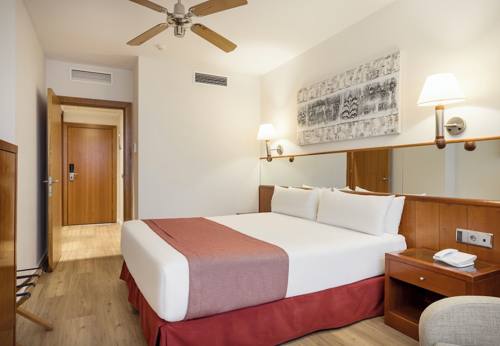 Hotel ILUNION Les Corts 20