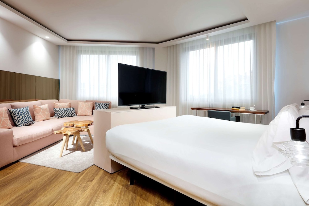 SB Icaria Barcelona 7