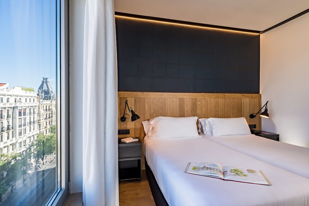 H10 Puerta de Alcalá 16