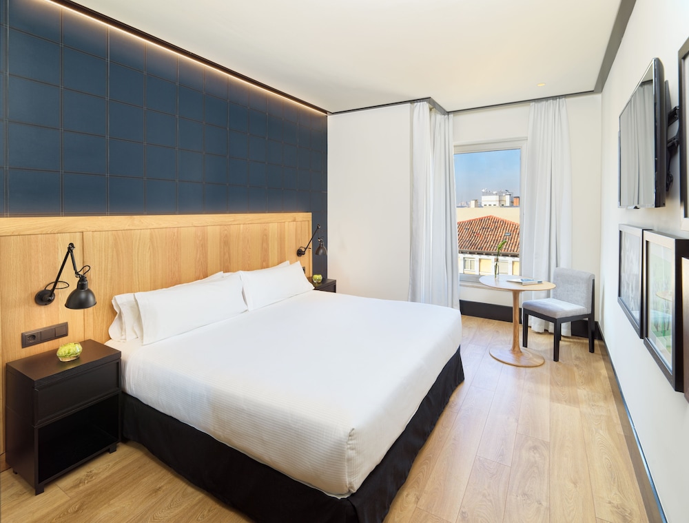 H10 Puerta de Alcalá 21