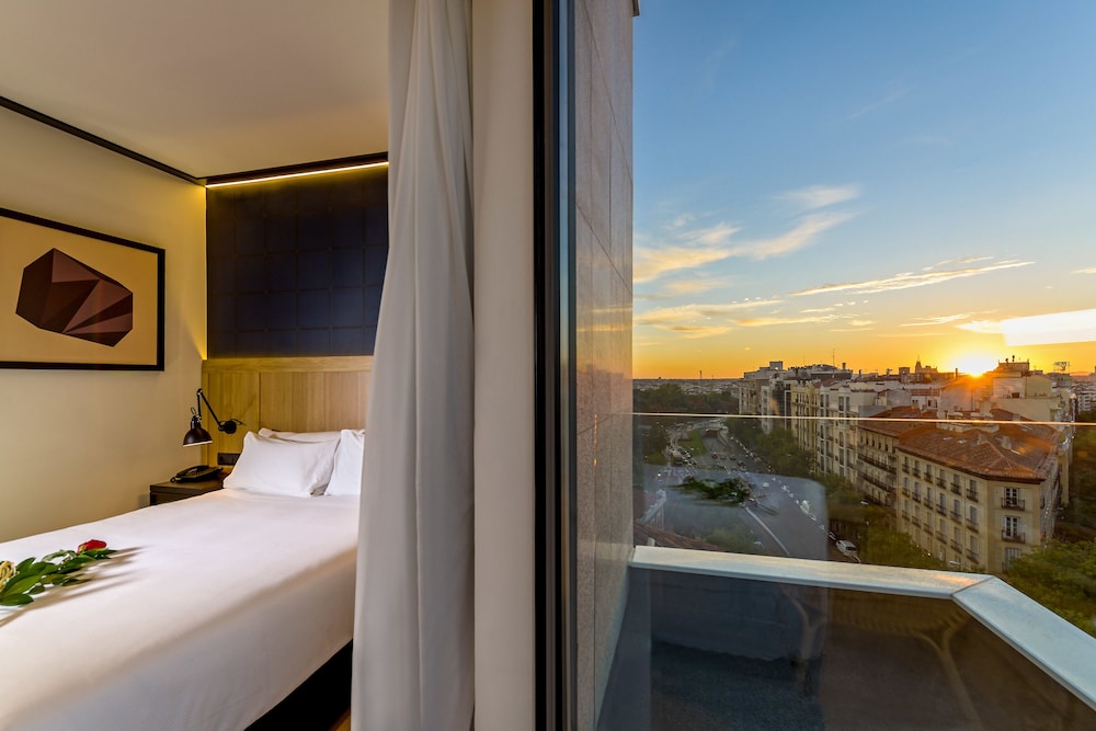 H10 Puerta de Alcalá 22
