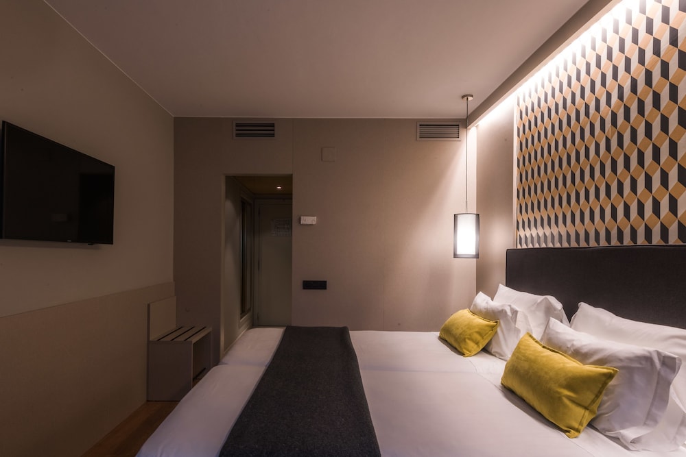 Hotel Up Rooms Vic 13