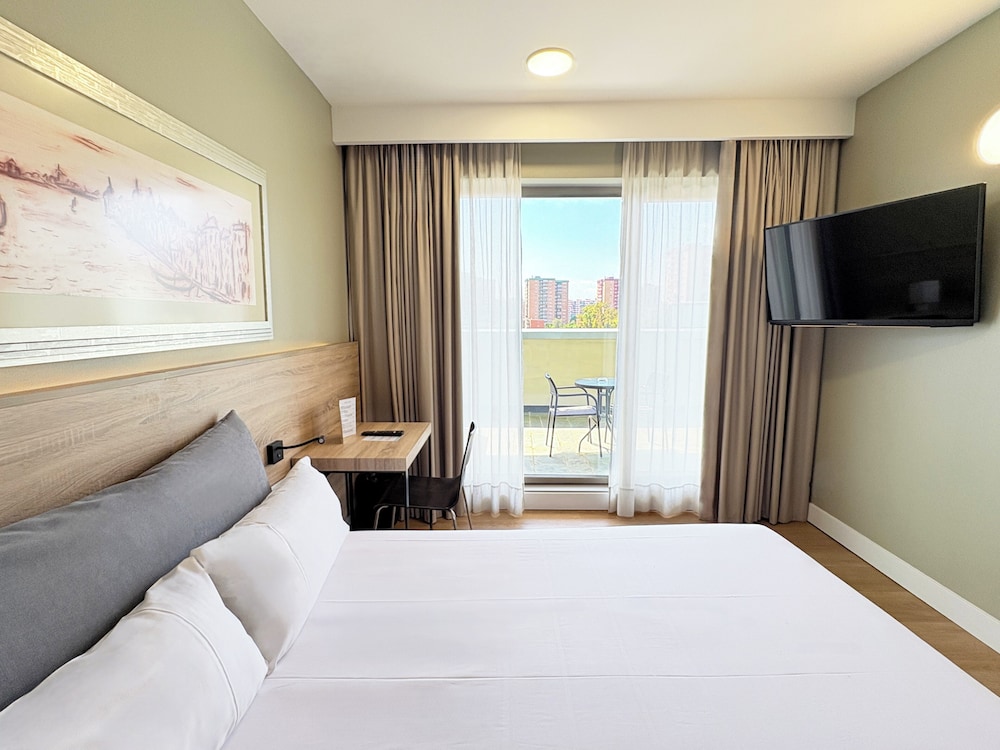 Eurohotel Gran Via Fira 14