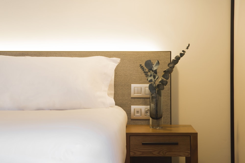 ICON Embassy 10