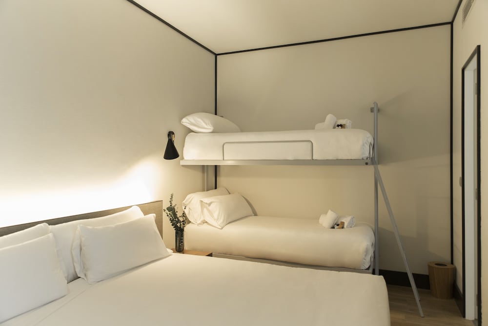 ICON Embassy 9