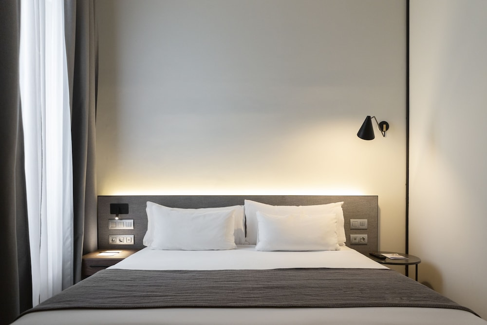 ICON Embassy 20