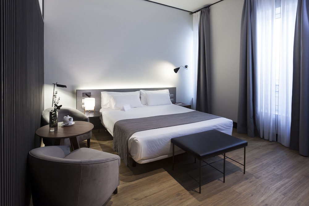 ICON Embassy 23