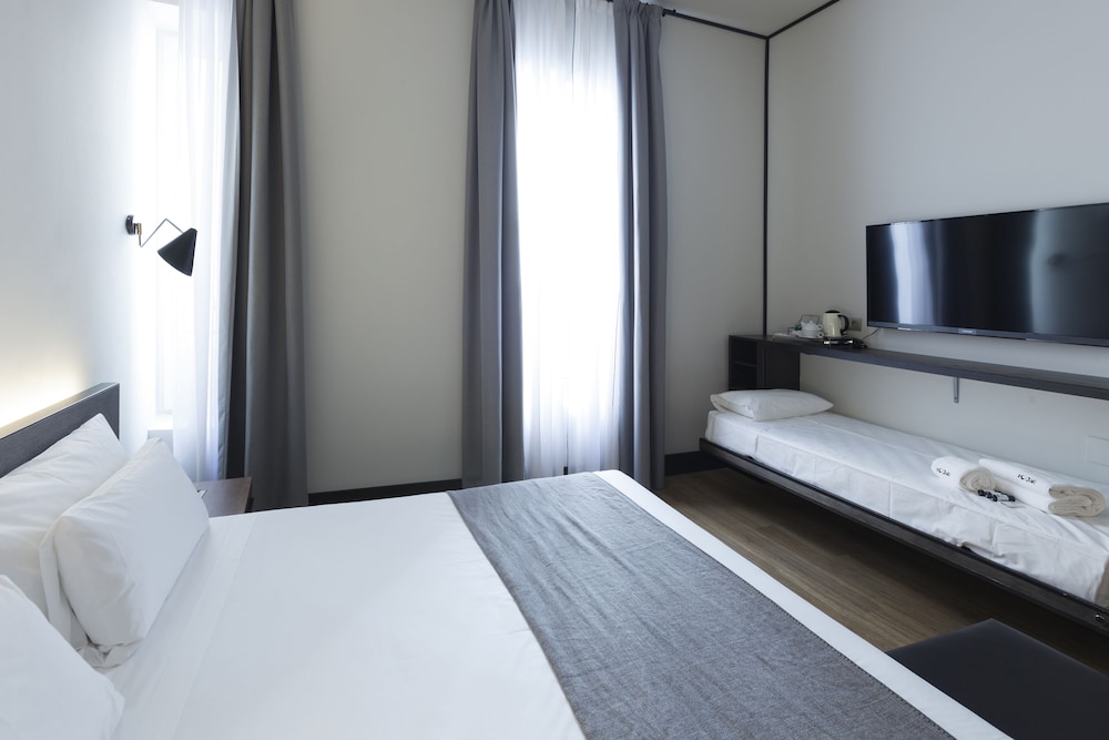 ICON Embassy 22