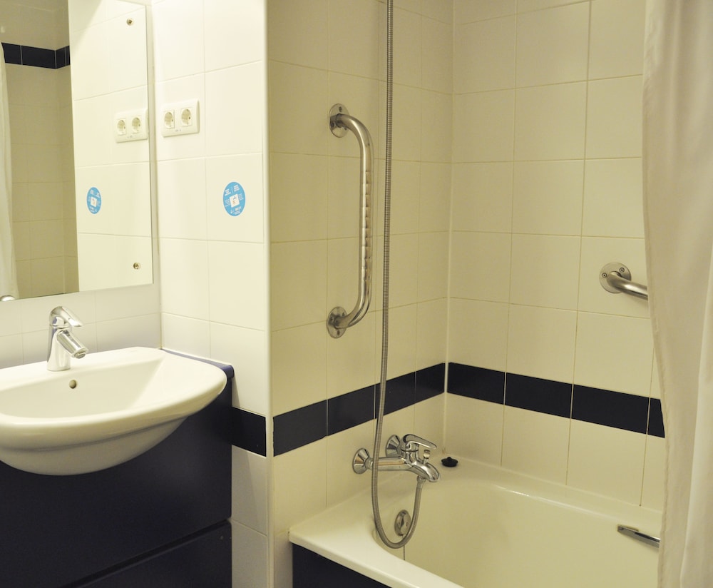 Travelodge Madrid Arturo Soria 17