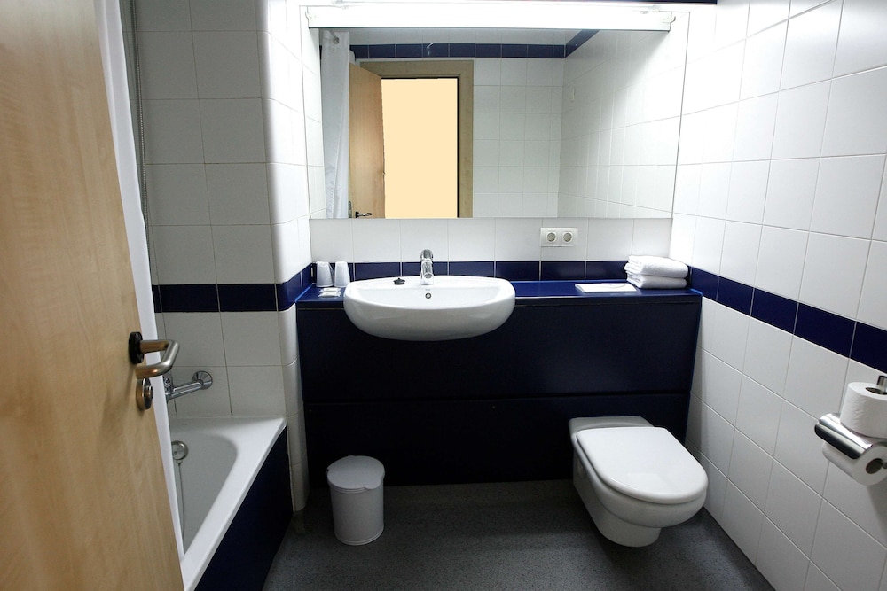 Travelodge Madrid Arturo Soria 15
