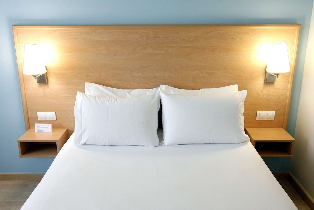 Travelodge Madrid Arturo Soria 13