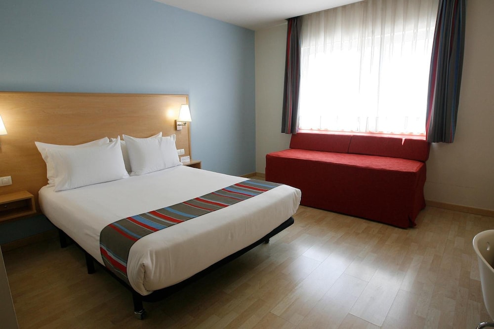 Travelodge Madrid Arturo Soria 11