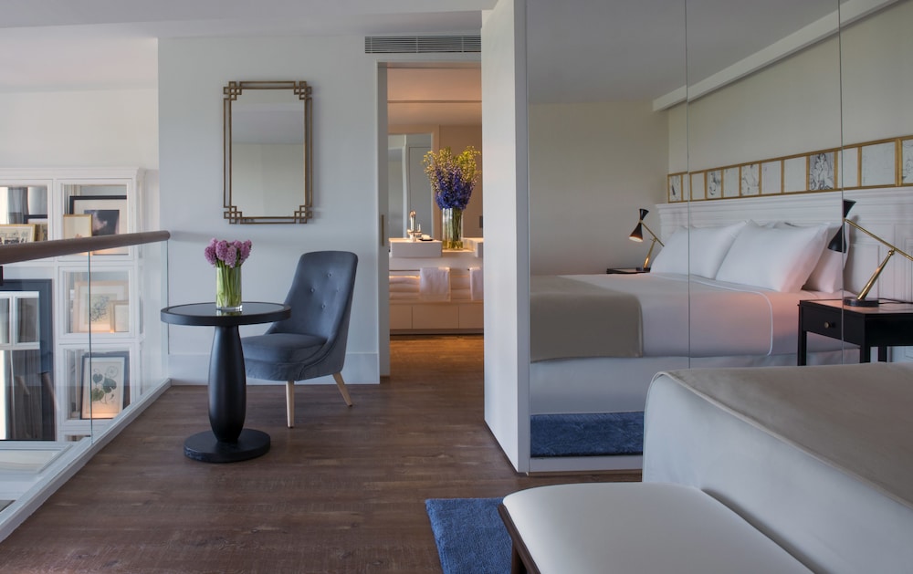 Hotel Camiral 13
