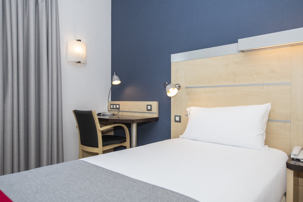 Holiday Inn Express Barcelona - Montmelo 5
