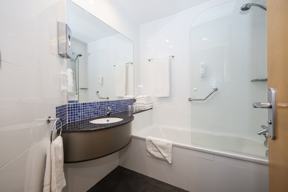 Holiday Inn Express Barcelona - Montmelo 17