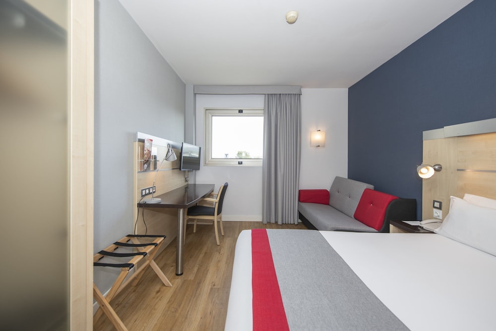 Holiday Inn Express Barcelona - Montmelo 10