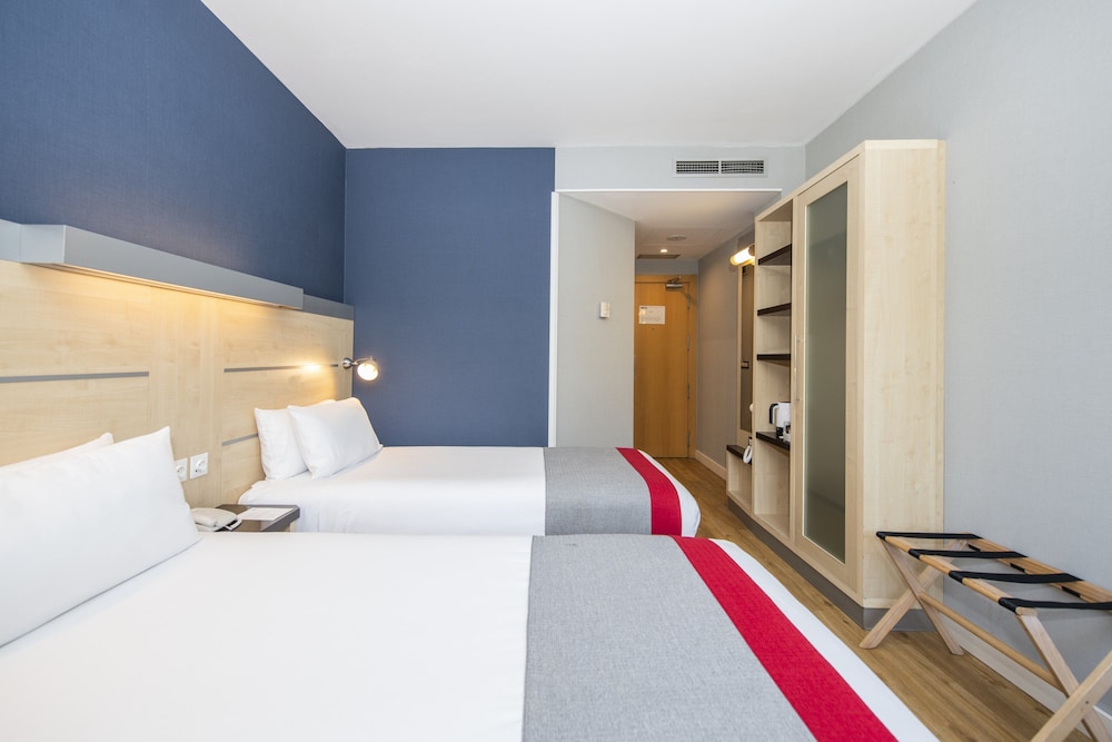 Holiday Inn Express Barcelona - Montmelo 11
