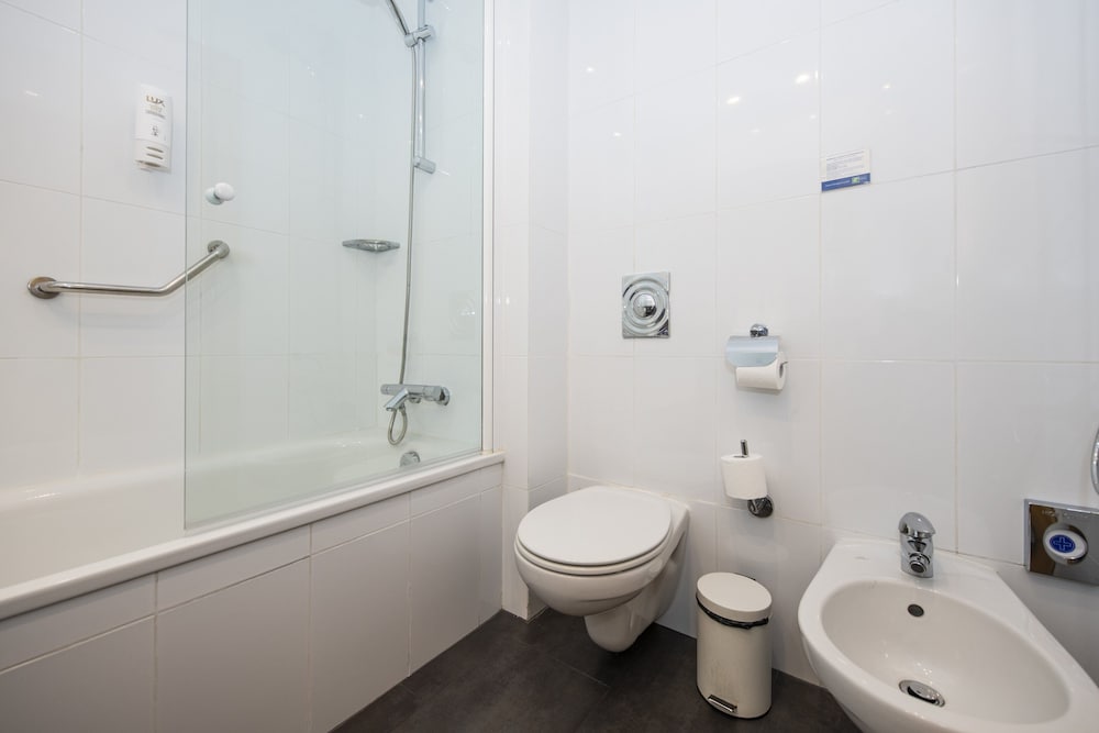 Holiday Inn Express Barcelona - Montmelo 19