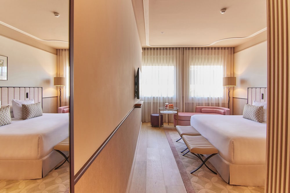 Grand Hotel Central 23