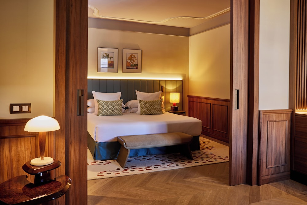 Grand Hotel Central 15