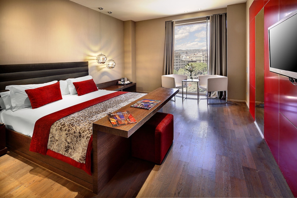 Olivia Plaza Hotel 16