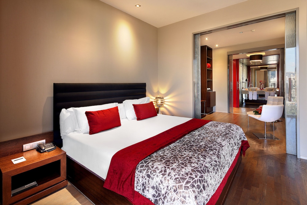 Olivia Plaza Hotel 14
