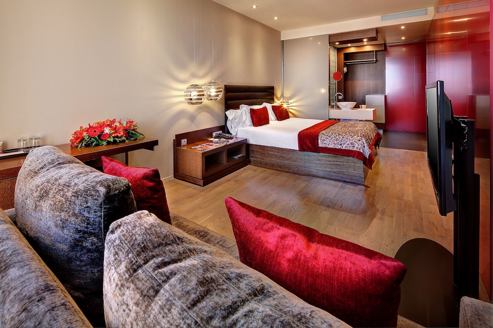Olivia Plaza Hotel 18