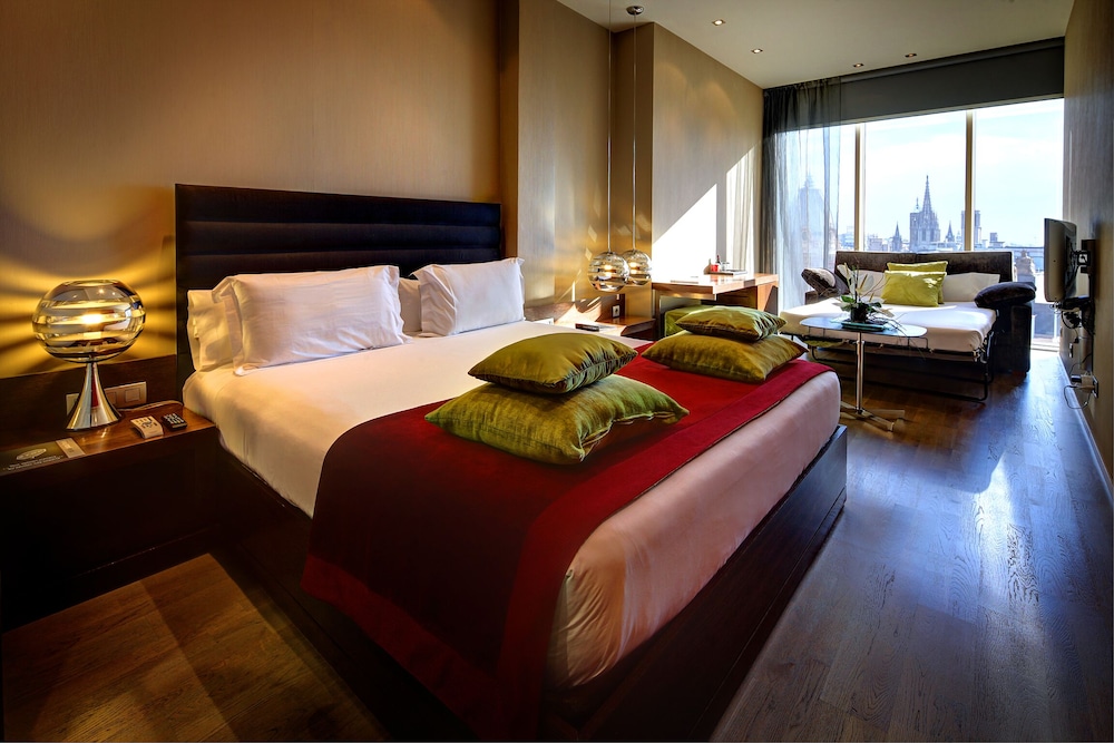 Olivia Plaza Hotel 22