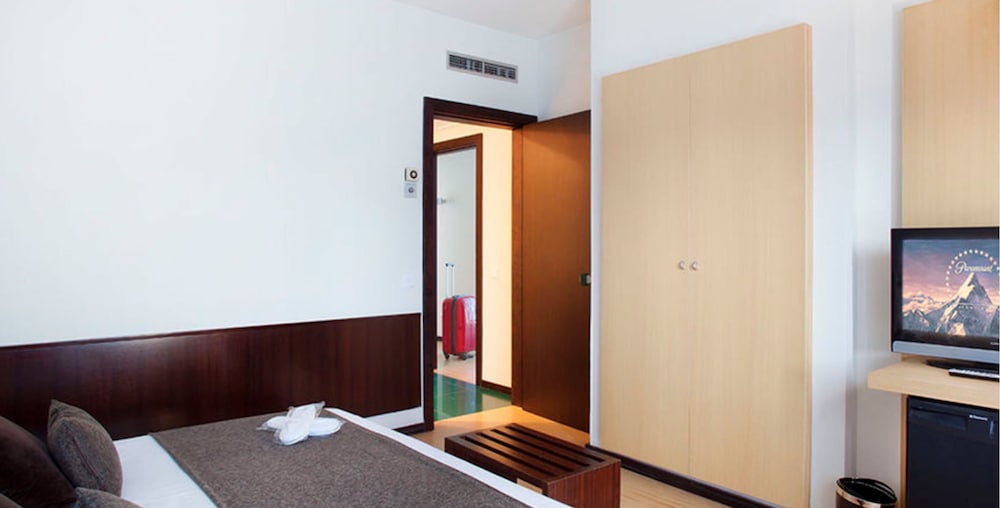 Hotel Empordá 7