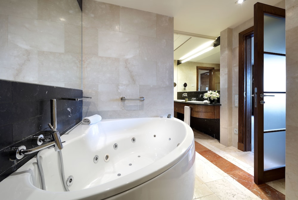 Eurostars Suites Mirasierra 10