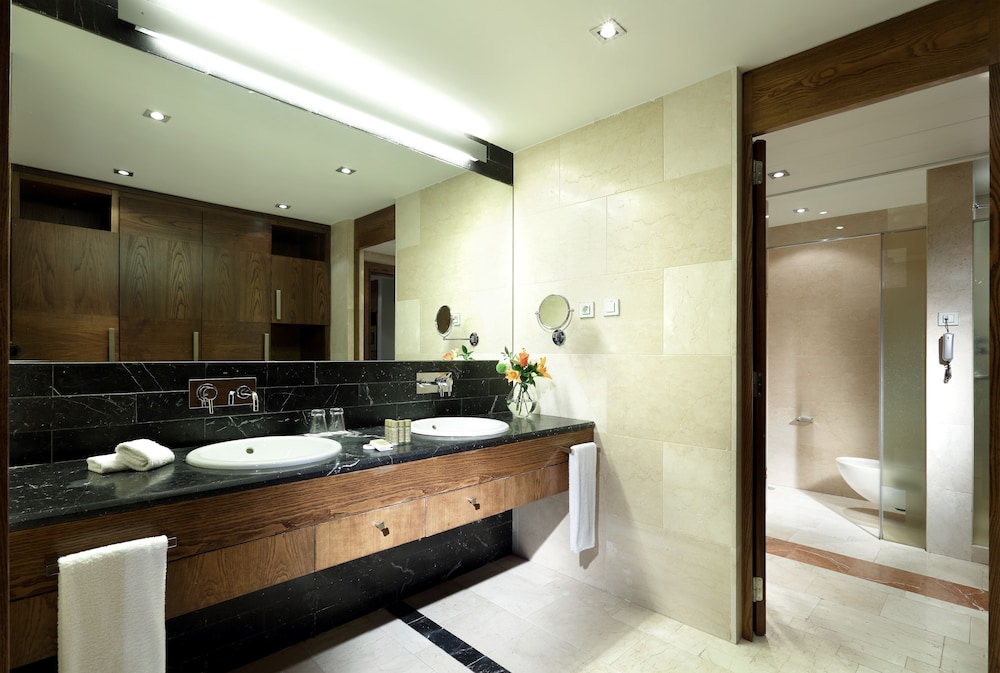 Eurostars Suites Mirasierra 11