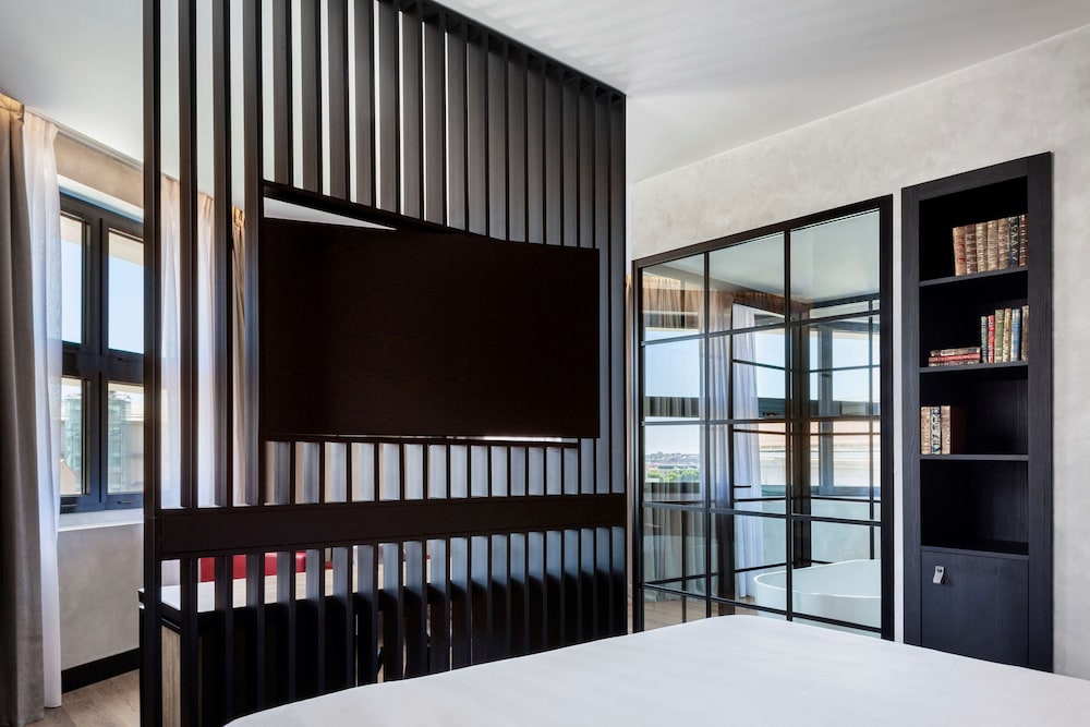 Radisson RED Madrid 22