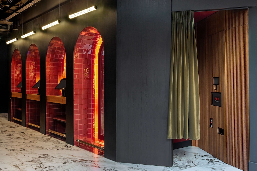Radisson RED Madrid 5