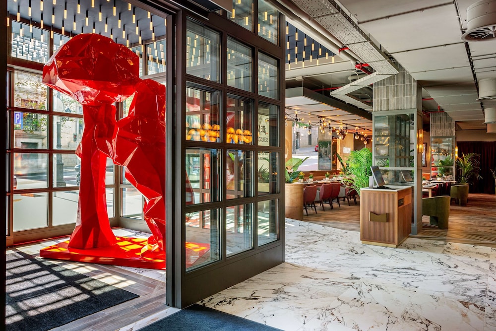 Radisson RED Madrid 1