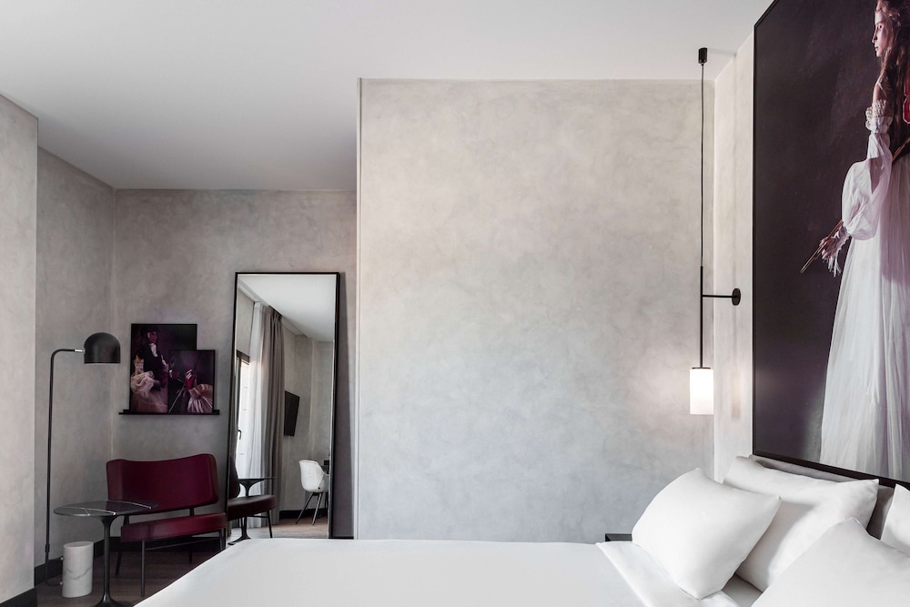 Radisson RED Madrid 18